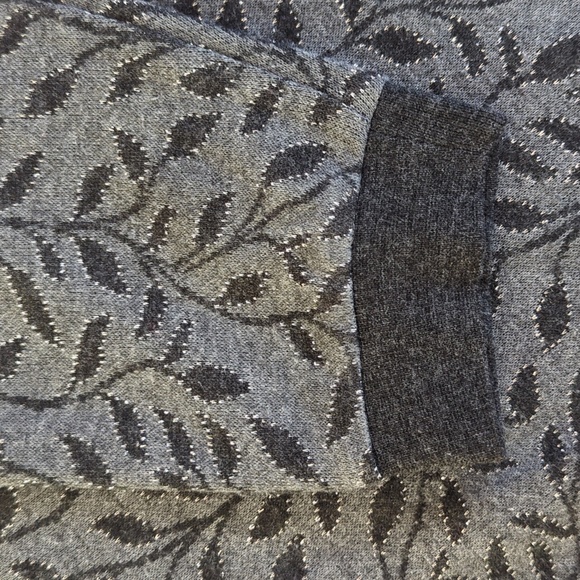 Cathy Daniels Metallic Leaf Button Up Cardigan Sweater SMALL Gray Embellished - Picture 12 of 16